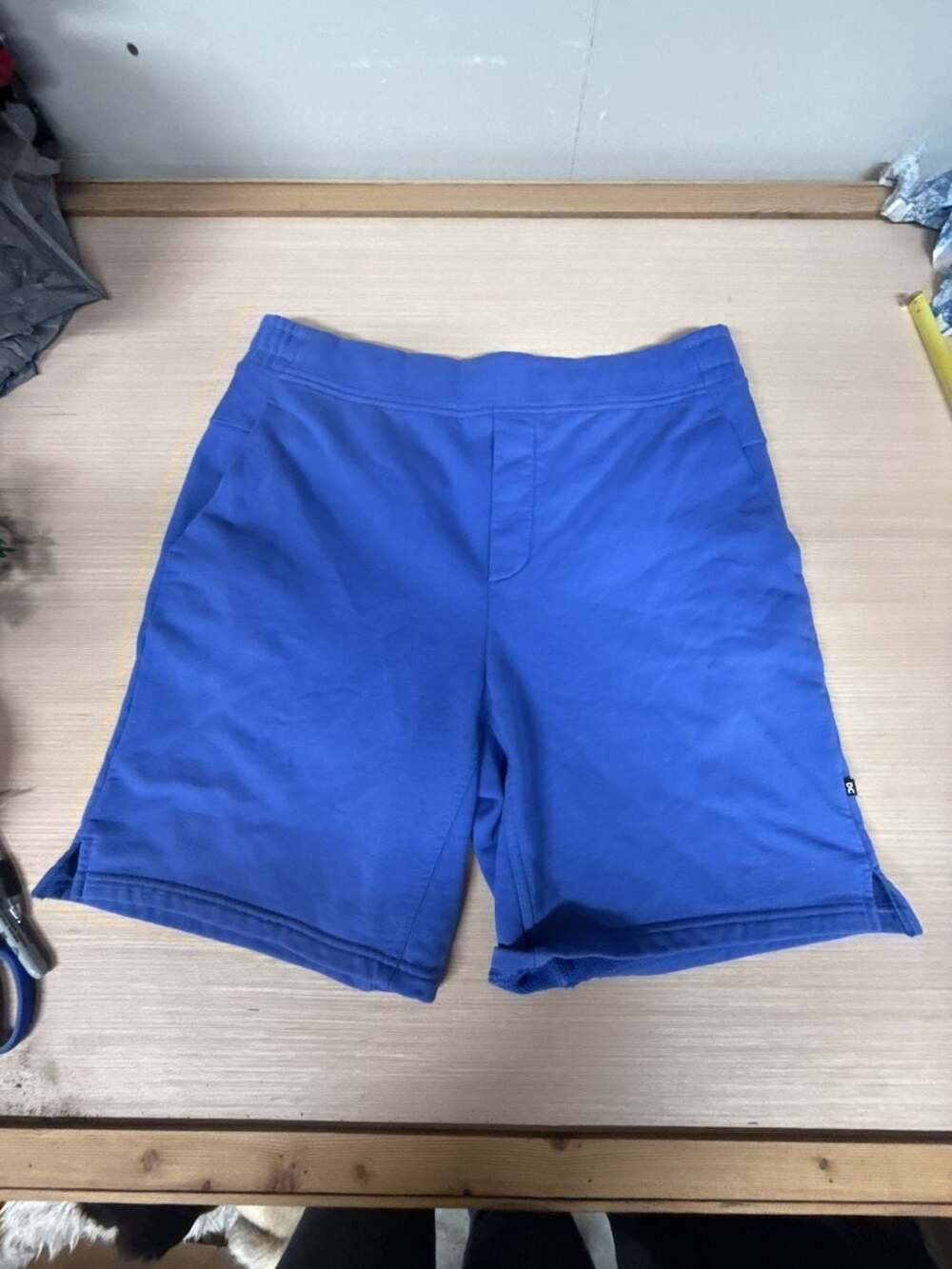 On Running Men's Sweat Shorts Size XL Blue